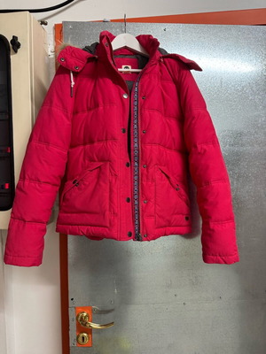 Roxy jacket red size M like new