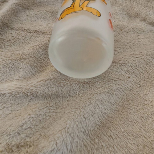 Garfield glass like new, height 11.5cm, diameter 6.5cm