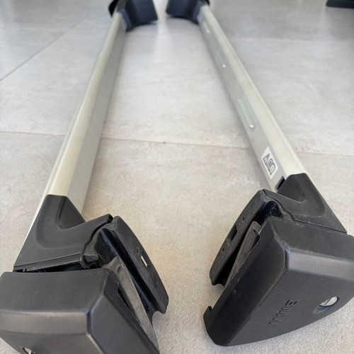 BMW X1 F48 Roof Racks used with keys, flush rails