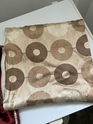 Pillowcases like new, set of 3 in various colors