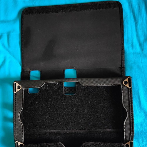 Mobiliscase IK Shock Resistant tablet case like new for 12.3-12.7 inches