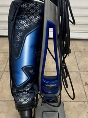 Kirby Avalir 2 like new with 15 attachments and carpet shampooer