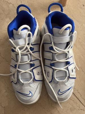 Nike Uptempo collectible shoes like new, size 39, white and blue