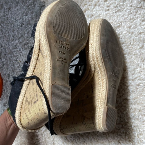 Platform shoes size 37 like new, black with laces