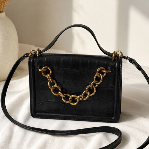 Zara crossbody bag like new, black