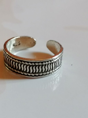 925 Silver Toe Ring with Linear Embossed Designs new
