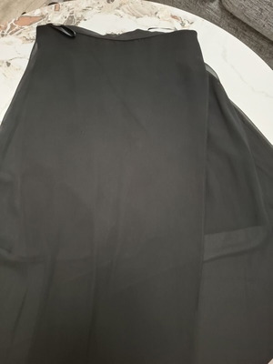 Black Toi & Moi skirt size S like new, elegant design