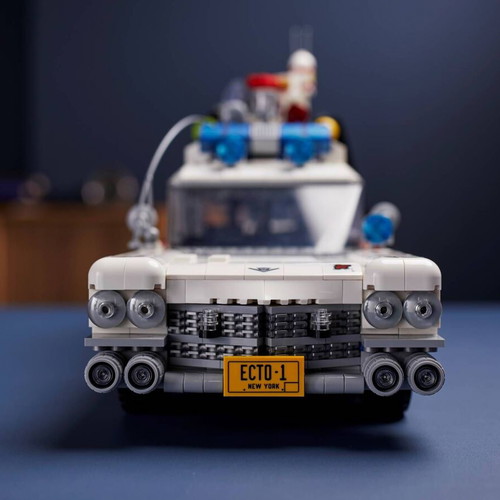 Lego Ghostbasters Ghostbusters ECTO-1 10274 new for 18+ years