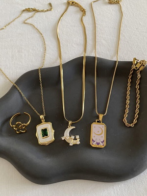 Jewelry set new, gold tone, 1 ring, 3 necklaces, 1 bracelet