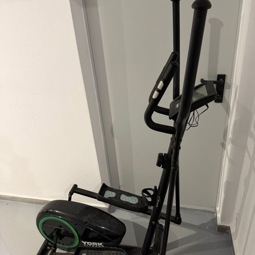 York Active 110 magnetic elliptical machine used, cross trainer
