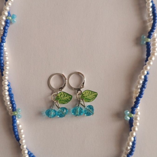 Jewelry set new, handmade with turquoise and silver beads