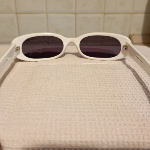 Lacoste vintage Y2K oval sunglasses, like new, burgundy and white