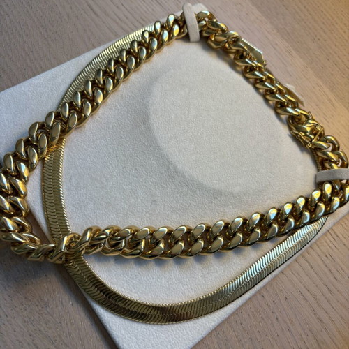 Necklaces bundle new, two chains together