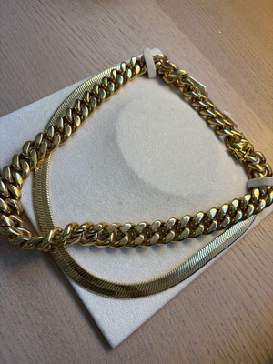 Necklaces bundle new, two chains together