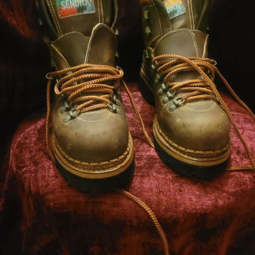 Sendra hiking boots new, size 45, dark brown