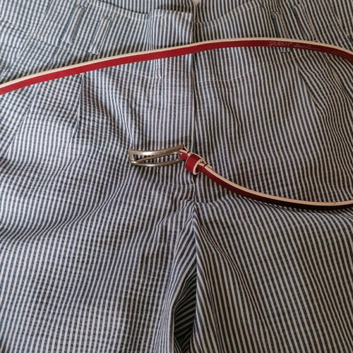 Raxevsky small summer bermuda like new with Sarah belt white and blue
