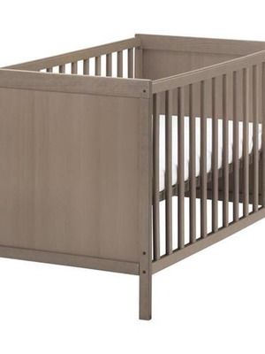 Κούνια μεταχειρισμένη σε γκρι-καφέ με στρωματάκι που γίνεται κρεβατάκι