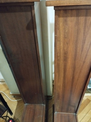 Wooden flower stands bases like new, set of 2
