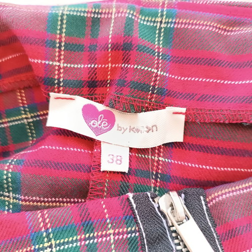 Red checkered skirt (M)