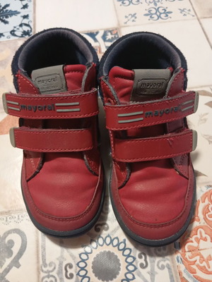 Mayoral boots burgundy size 25 like new with Bennetton shirt gift