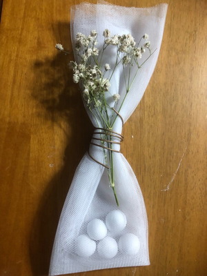 Elegant bomboniera new with gold detail and gypsophila