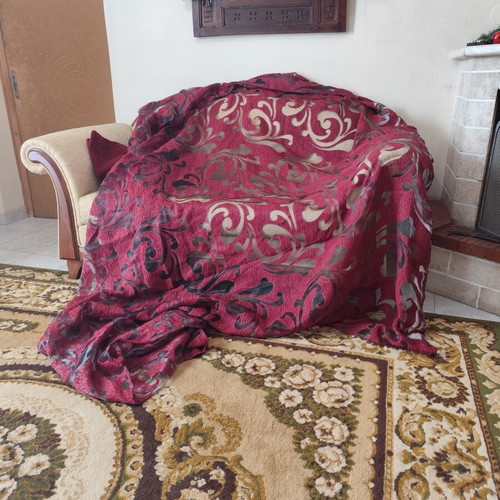 Bordeaux curtain like new with polyester design 2.77×2.77
