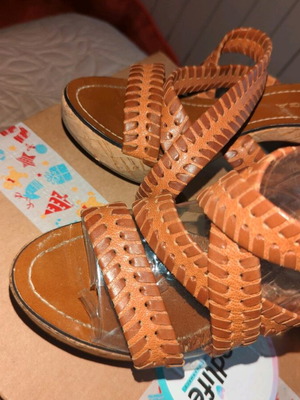 leather sandals tan size 36