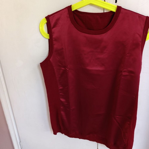 Small red t-shirt like new with satin look