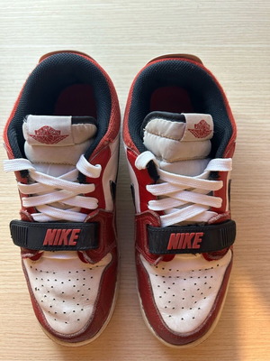 Jordan Legacy shoes used, authentic, size 40, white and red