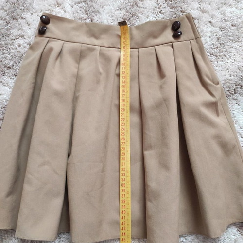 Women's flared skirt like new, size small with inner lining