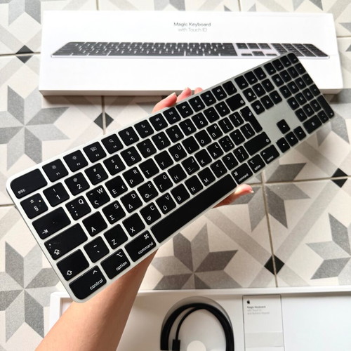 Magic Keyboard with Touch ID and Numeric Keypad for Mac, like new