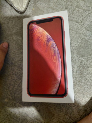 Apple iPhone XR 64GB red with broken back