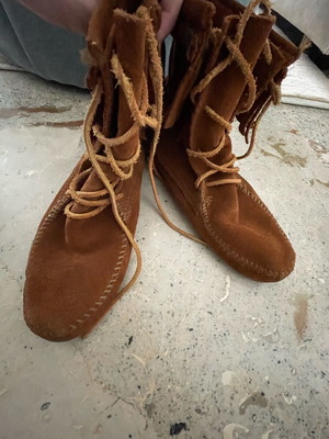 Minnetonka low boots used, size 38, comfortable everyday