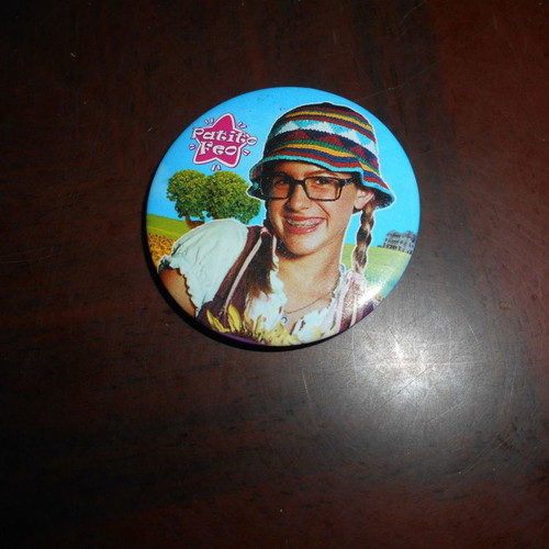 Set of 5 used pins Patito Feo, Rakko, Donne Per La Pace, Mykonos
