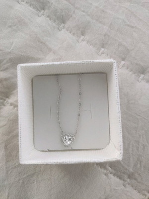 Heart-shaped necklace new