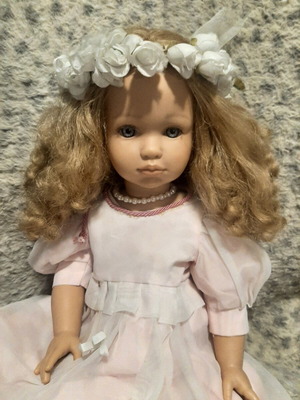 Toyse doll collectible, very rare, 0.56 meters, like new