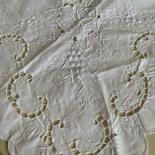 White cutwork embroidered tablecloth new