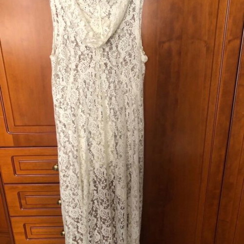 Lace tunic with hood and zipper like new, size M