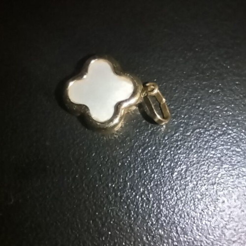 Gold 585 double-sided pendant with mother of pearl
