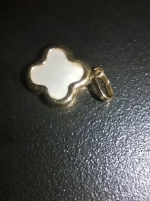 Gold 585 double-sided pendant with mother of pearl