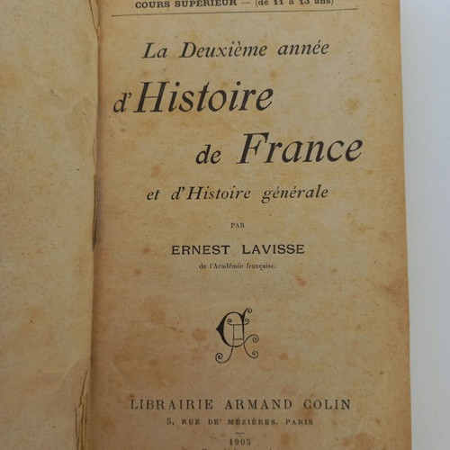 Pack of 7 used old French books, 1905-1951