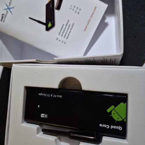 Extreme Media HD241 Smart TV HDMI Dongle Android like new