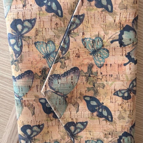 Que sera wrist bag new cork with green butterfly details