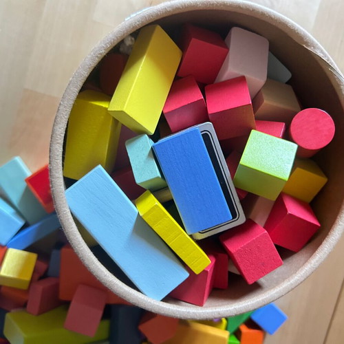 Wooden building blocks like new, 195 pieces, multicolored