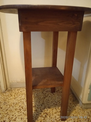 Τραπεζάκι ξύλινο μεταχειρισμένο, διάμετρος 60cm, ύψος 82cm