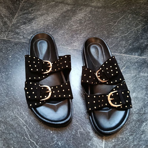 Zara women's sandals like new, size 40, black leather