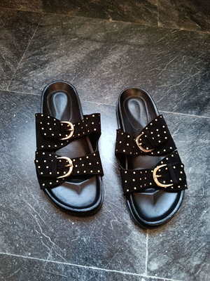 Zara women's sandals like new, size 40, black leather