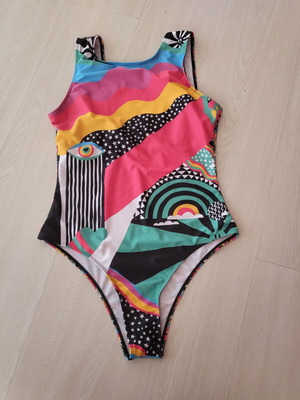 One-piece swimsuit like new, medium, colorful design with padding pocket
