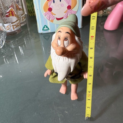 Dwarf figure like new in very good condition