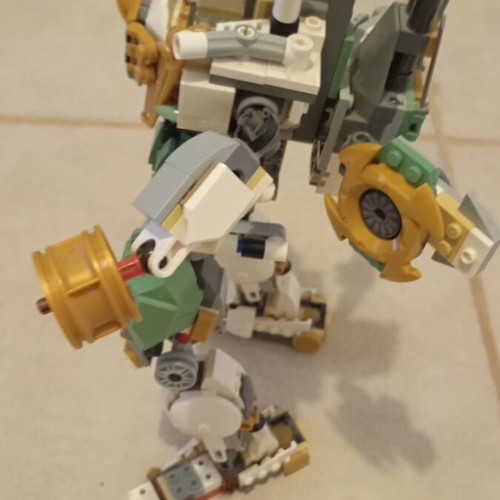 LEGO Ninjago Lloyd's Titan Mech set 70676, white and green robot